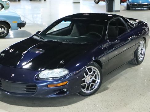 Used 2001 Chevrolet Camaro Z28 image 3