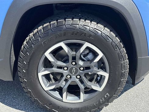 New 2026 Chevrolet Equinox ACTIV w/ Convenience Package III AWD/4WD image 32