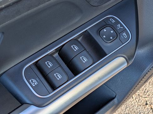 Used 2025 Mercedes-Benz GLA 250 image 16