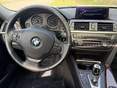 Used 2015 BMW 320i Sedan RWD image 17