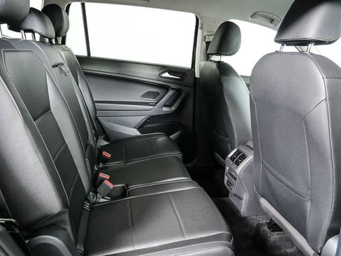 Used 2020 Volkswagen Tiguan SE image 20