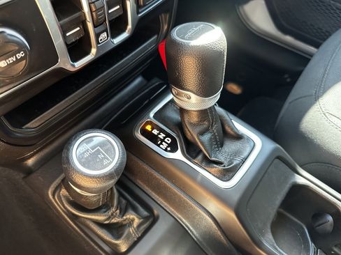 Used 2022 Jeep Gladiator Sport image 31