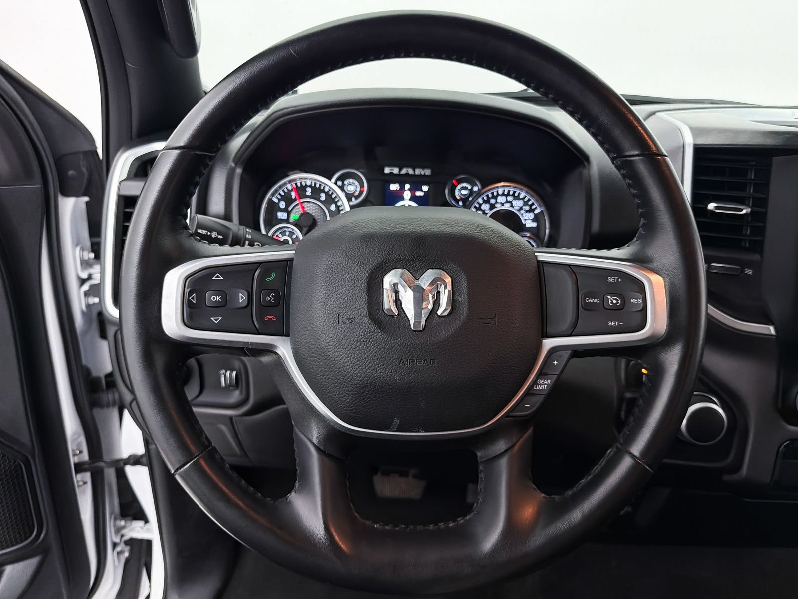 Used 2023 RAM 1500 Big Horn AWD/4WD image 10