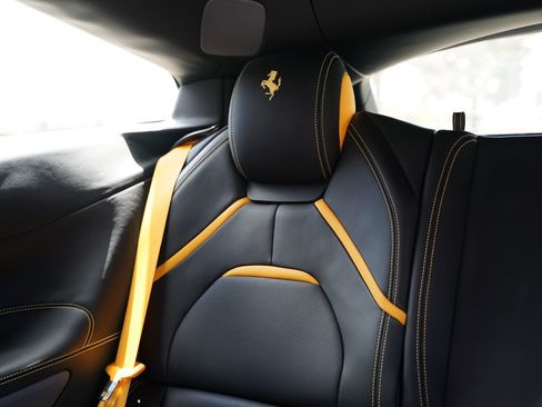 Used 2017 Ferrari GTC4Lusso AWD/4WD image 17