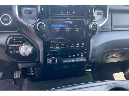Used 2023 RAM 1500 Laramie AWD/4WD image 33