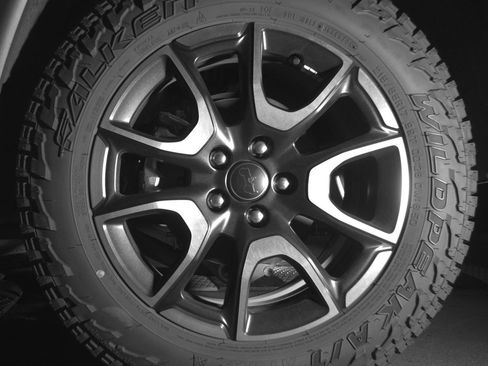 Used 2025 Jeep Compass Trailhawk image 13