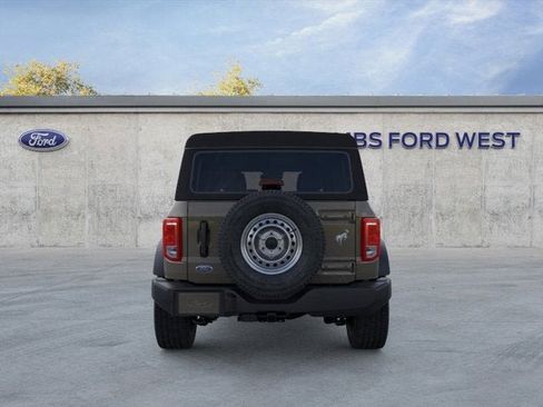 New 2025 Ford Bronco 4-Door image 7