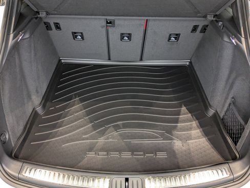 Certified 2025 Porsche Macan image 23