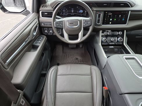 Used 2024 GMC Yukon Denali AWD/4WD image 32