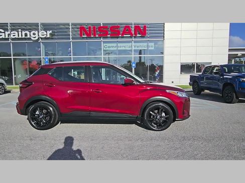 Used 2021 Nissan Kicks SV FWD image 35