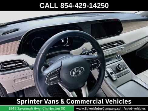 Used 2022 Hyundai Palisade Limited FWD image 4