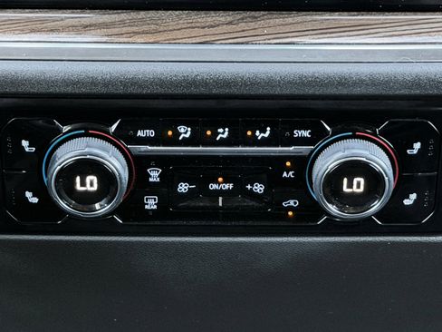 Used 2023 Chevrolet Silverado 1500 LT image 10