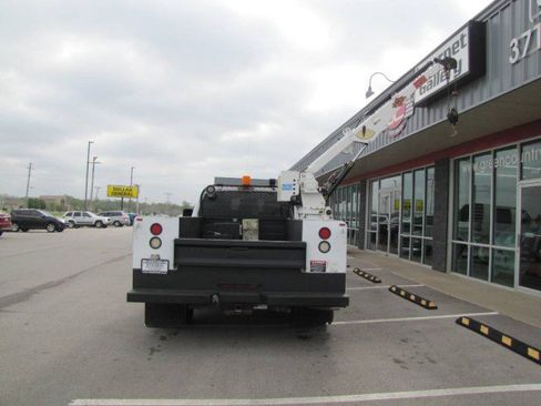 Used 2012 Ford F550 2WD Crew Cab Super Duty w/ Payload Upgrade Pkg image 18