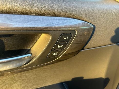 Used 2023 Toyota Highlander Limited image 18