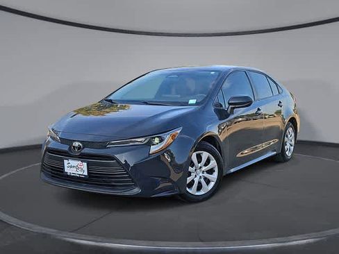 Used 2025 Toyota Corolla LE FWD image 1