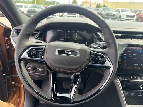 New 2026 Jeep Grand Cherokee Summit w/ Obsidian Package AWD/4WD image 10