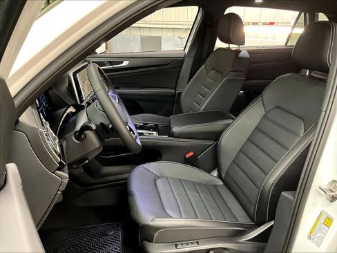 New 2026 Volkswagen Atlas Cross Sport SEL image 11