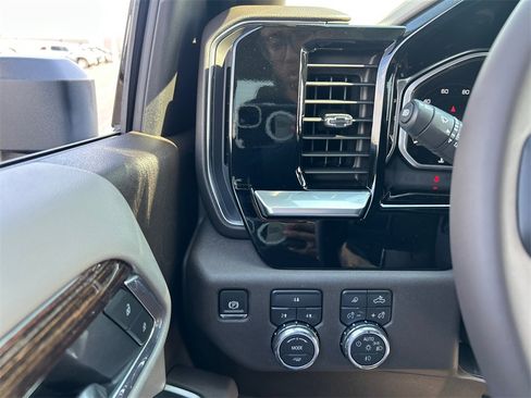 New 2026 GMC Sierra 3500 SLE image 18