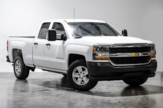 Used 2017 Chevrolet Silverado 1500 W/T w/ Trailering Package RWD image 7