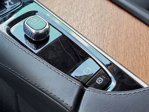 Certified 2024 Volvo XC90 B5 Plus image 26