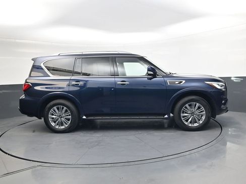 Used 2024 INFINITI QX80 Luxe image 3