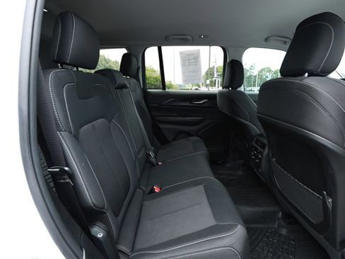 Certified 2023 Jeep Grand Cherokee Laredo RWD image 29