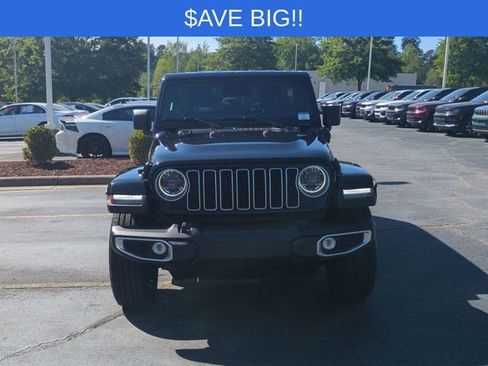 Used 2025 Jeep Wrangler Unlimited Sahara image 8