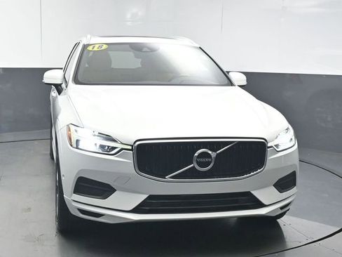 Used 2018 Volvo XC60 T5 Momentum w/ Vision Package image 3