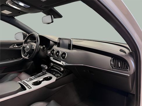 Used 2018 Kia Stinger GT image 25