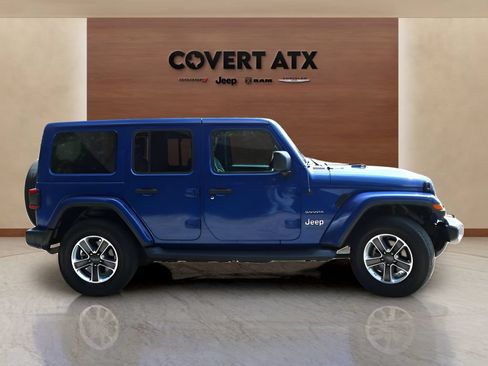 Used 2018 Jeep Wrangler Unlimited Sahara AWD/4WD image 6