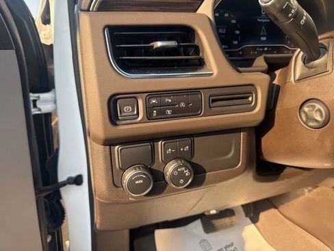 Used 2023 Chevrolet Tahoe LT w/ Luxury Package RWD image 32