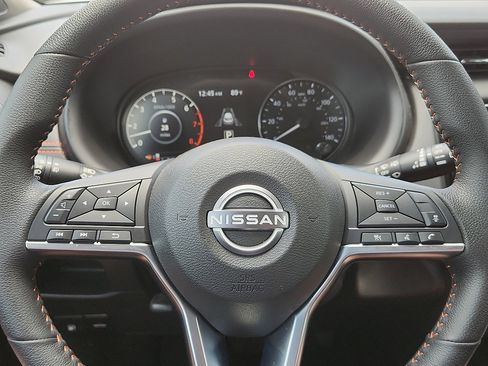 Used 2024 Nissan Kicks SR image 11