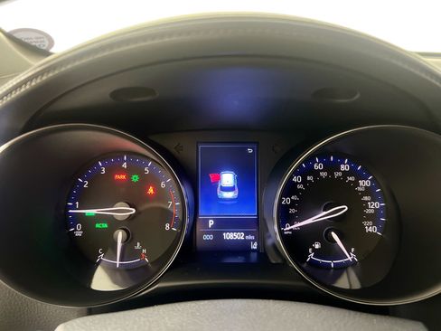 Used 2019 Toyota C-HR XLE image 22