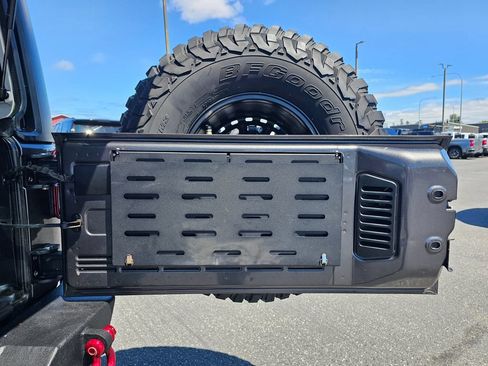 Used 2018 Jeep Wrangler Unlimited Sport S AWD/4WD image 16