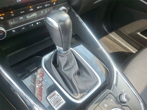 Used 2023 MAZDA CX-9 Touring Plus image 16