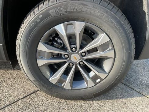 New 2026 Chevrolet Equinox LT image 12