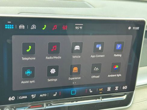 New 2026 Volkswagen Tiguan SE AWD/4WD image 13