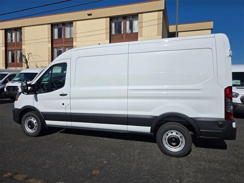 New 2025 Ford Transit 250 148 Medium Roof image 8