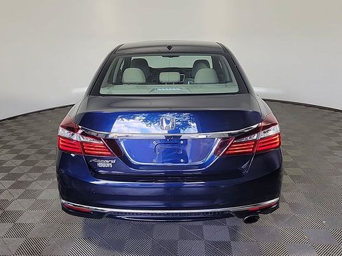 Used 2017 Honda Accord EX-L image 5