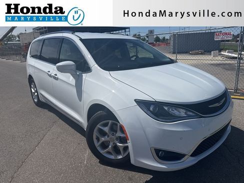 Used 2020 Chrysler Pacifica Touring-L Plus w/ Tire & Wheel Group FWD image 1