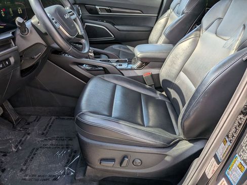 Used 2025 Kia Telluride S FWD image 26