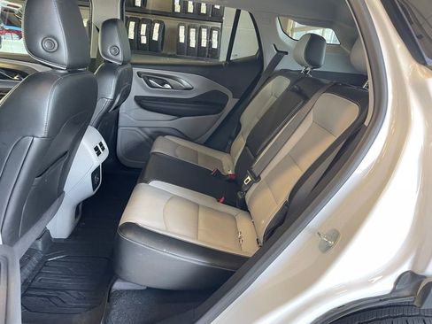 Used 2023 GMC Terrain SLT w/ Infotainment Package II FWD image 16