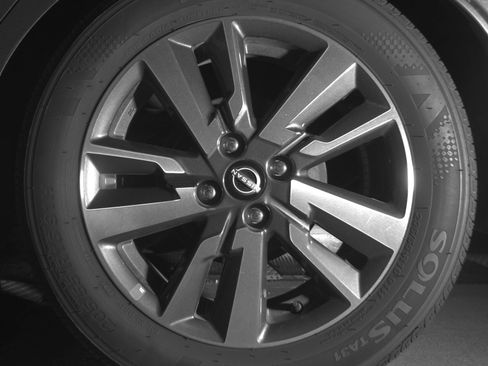 Used 2025 Nissan Versa SV image 14