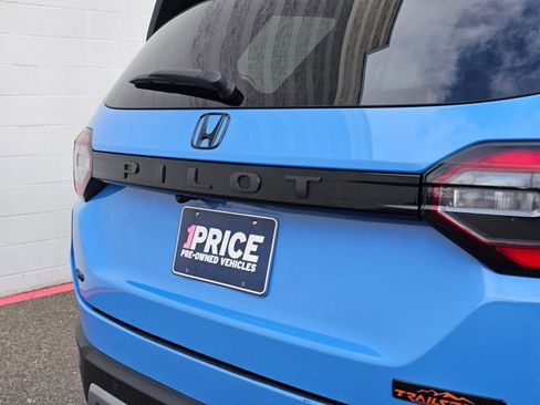 Used 2023 Honda Pilot TrailSport image 12