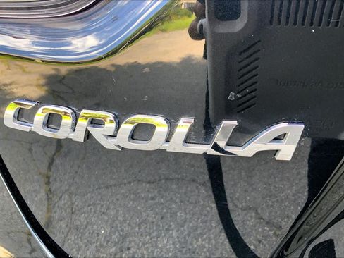 Used 2021 Toyota Corolla LE FWD image 10