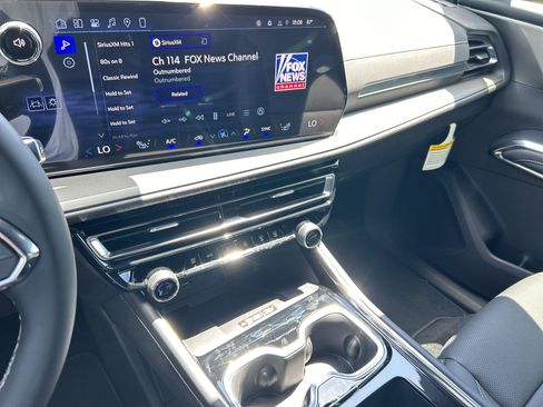 New 2026 Chevrolet Traverse LT w/ Sun and Wheel Package image 35