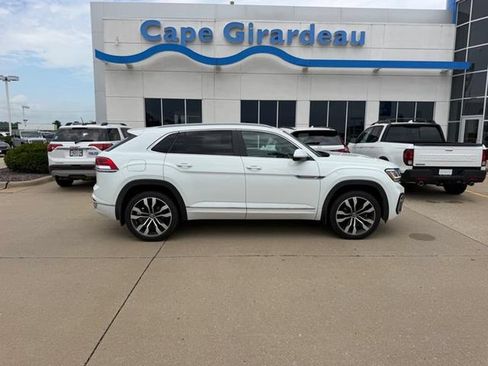 Used 2021 Volkswagen Atlas Cross Sport SEL R-Line FWD image 1