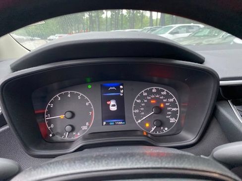 Used 2025 Toyota Corolla LE FWD image 12