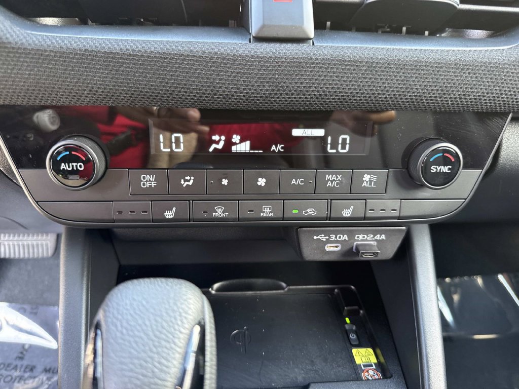 Certified 2026 Subaru Outback Limited AWD/4WD image 32