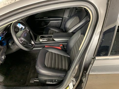 Used 2018 Ford Fusion SE w/ Equipment Group 201A image 28